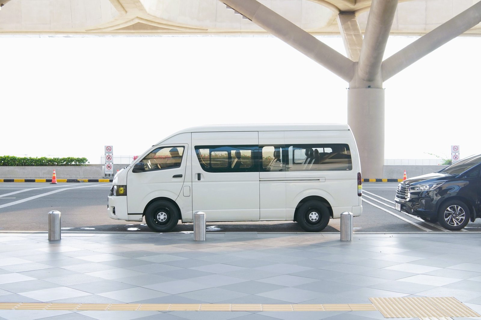 Maxi taxi people-mover van at Perth Airport, seats up to 11 passengers